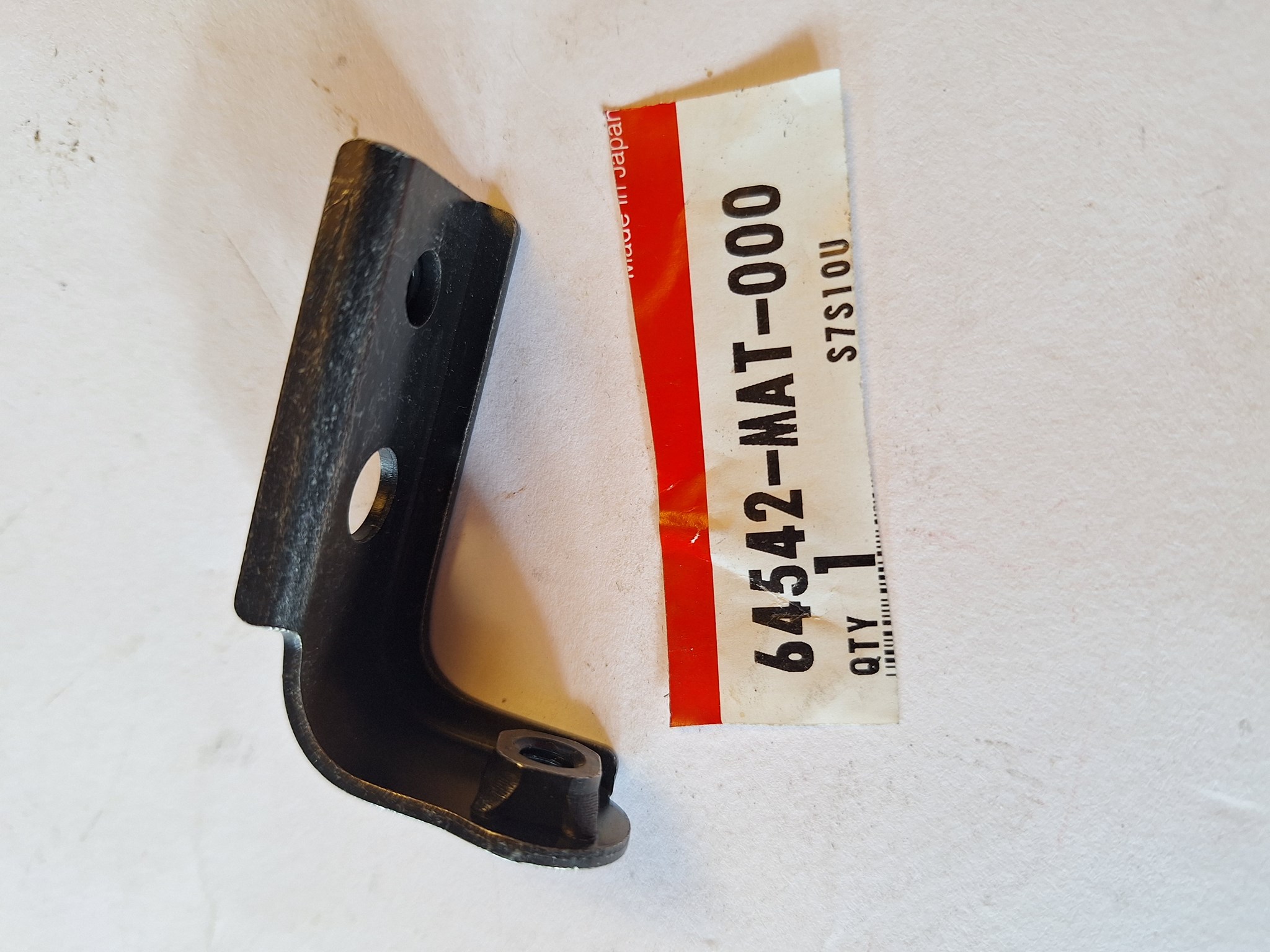 Picture of STREBE, UNTERER WINDLAUF  64542-MAT-000  CBR1100XX